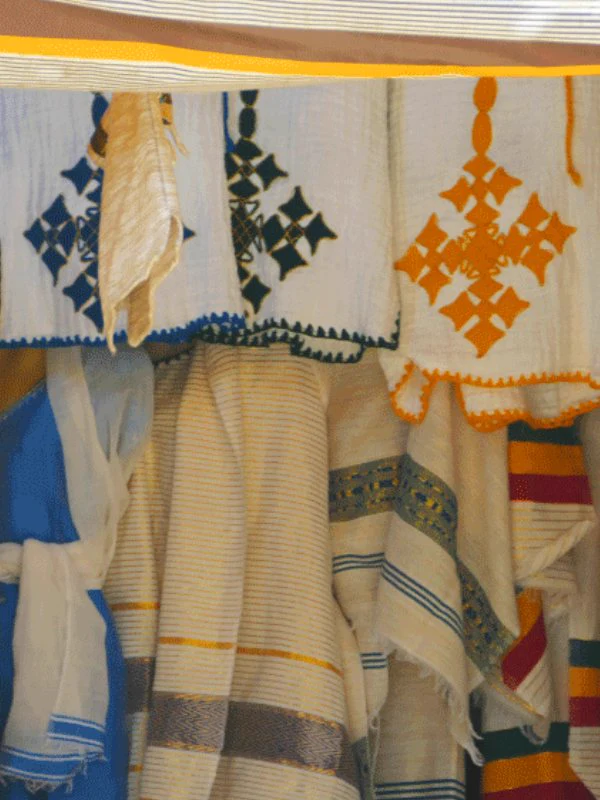 Traditionelles, äthiopisches Kleid